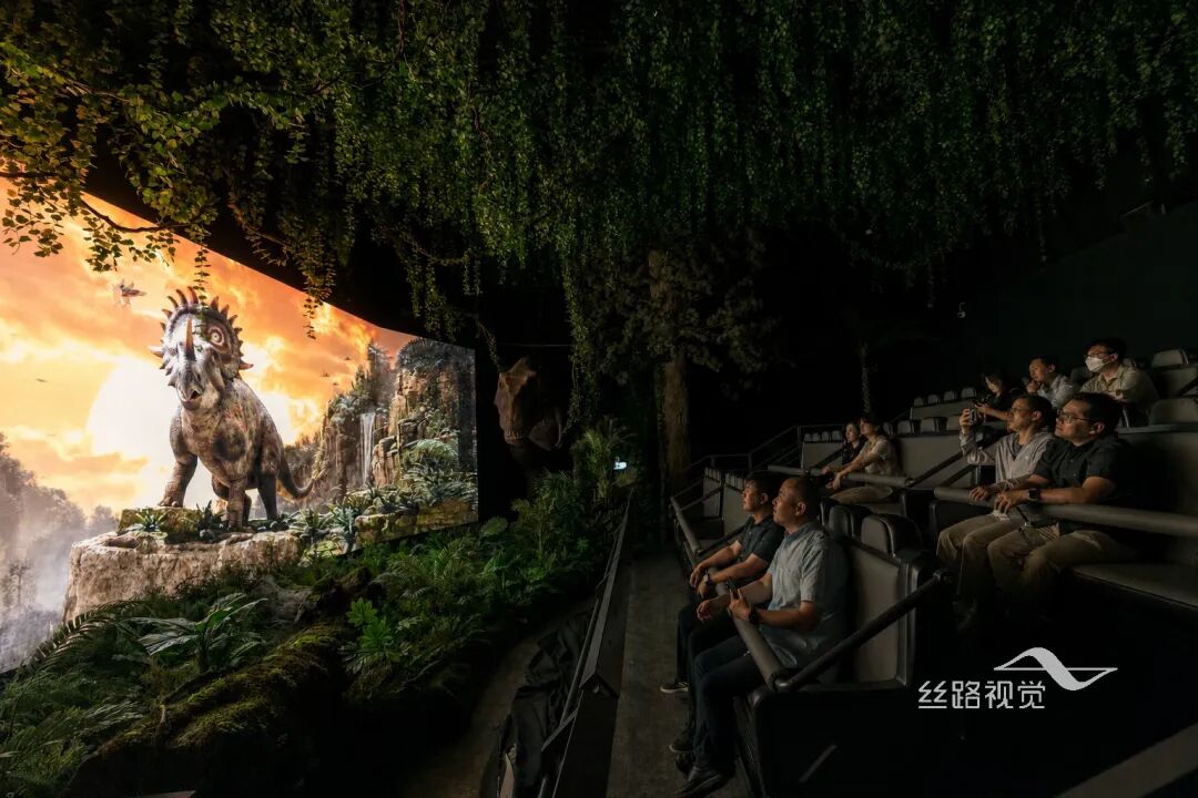 联合《